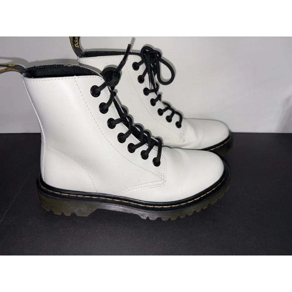 Doc Martens Luana Women's Sz 6 Air Cushions Sole White‎ Boots Dr. AW004